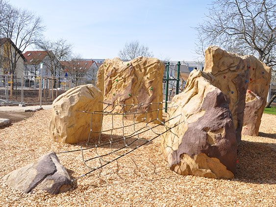 artificial climbing rocks with net in Frankfurt 